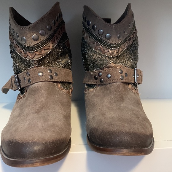 Naughty monkey suede leather boots with stunning detailed beadwork- size 9 - Picture 3 of 8